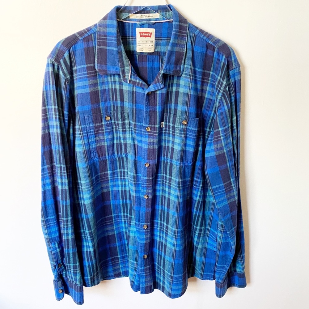 Levi’s Men’s Blue Plaid Flannel Button Down